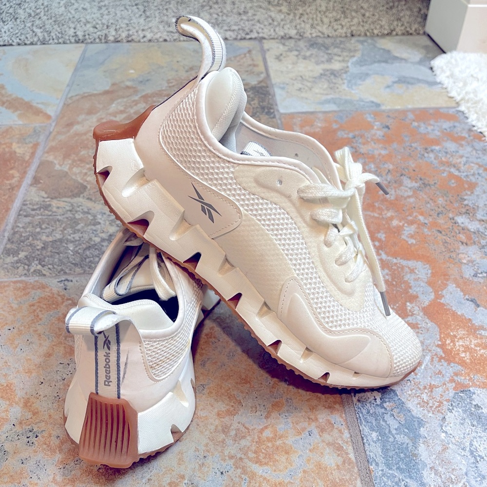 Women’s Reebok Tennies, Ortholite Soles